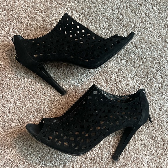 Prada laser cut heel booties - Picture 4 of 8